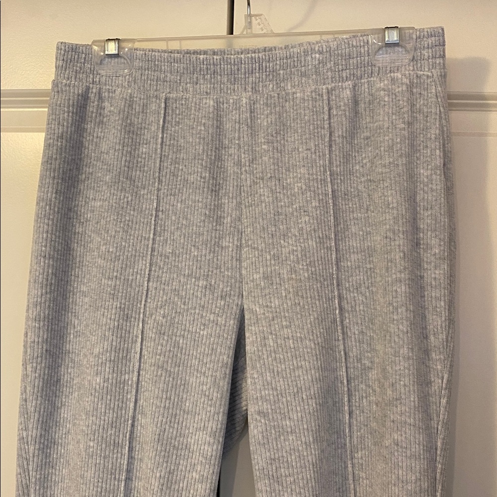 Aerie Groove On Ribbed Velour Flared Sweat Pants. Heather Gray. Size Medium. - Picture 5 of 11